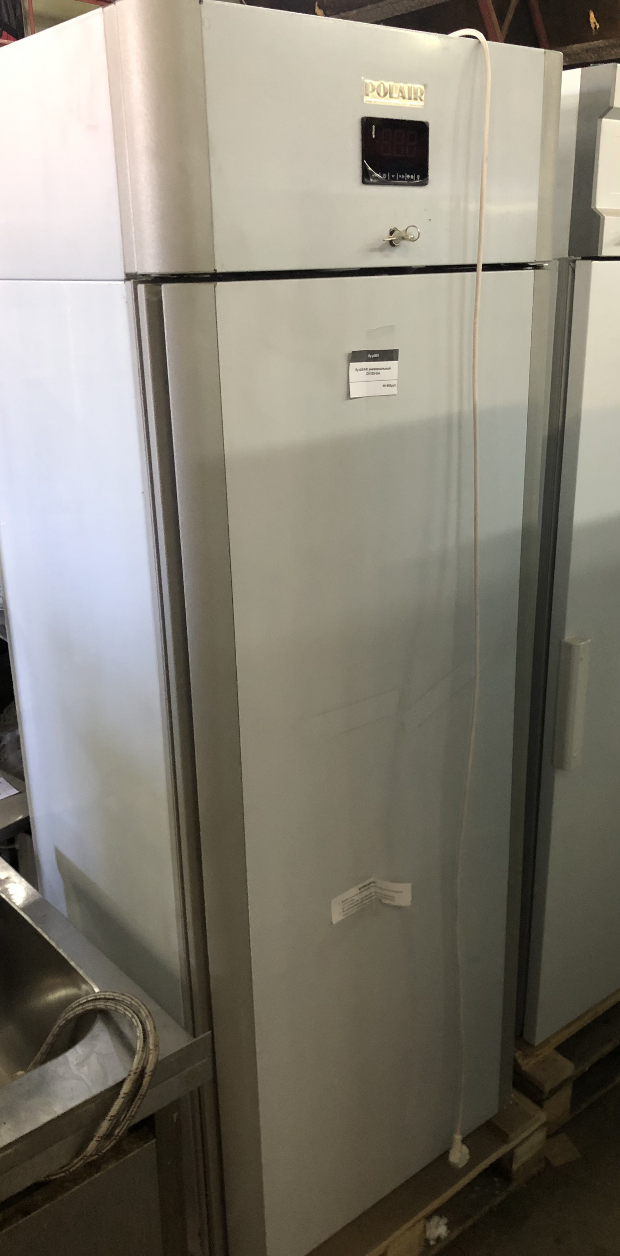 Шкаф холодильный cb114-s мощность.